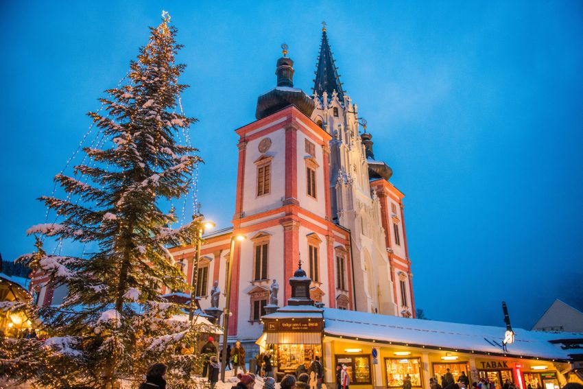 Čerti v Mariazell a adventní trhy