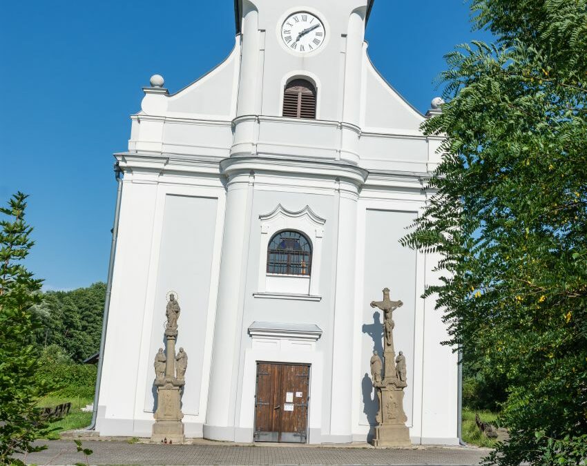 Šikmý kostel | po stopách hrdinů románové kroniky